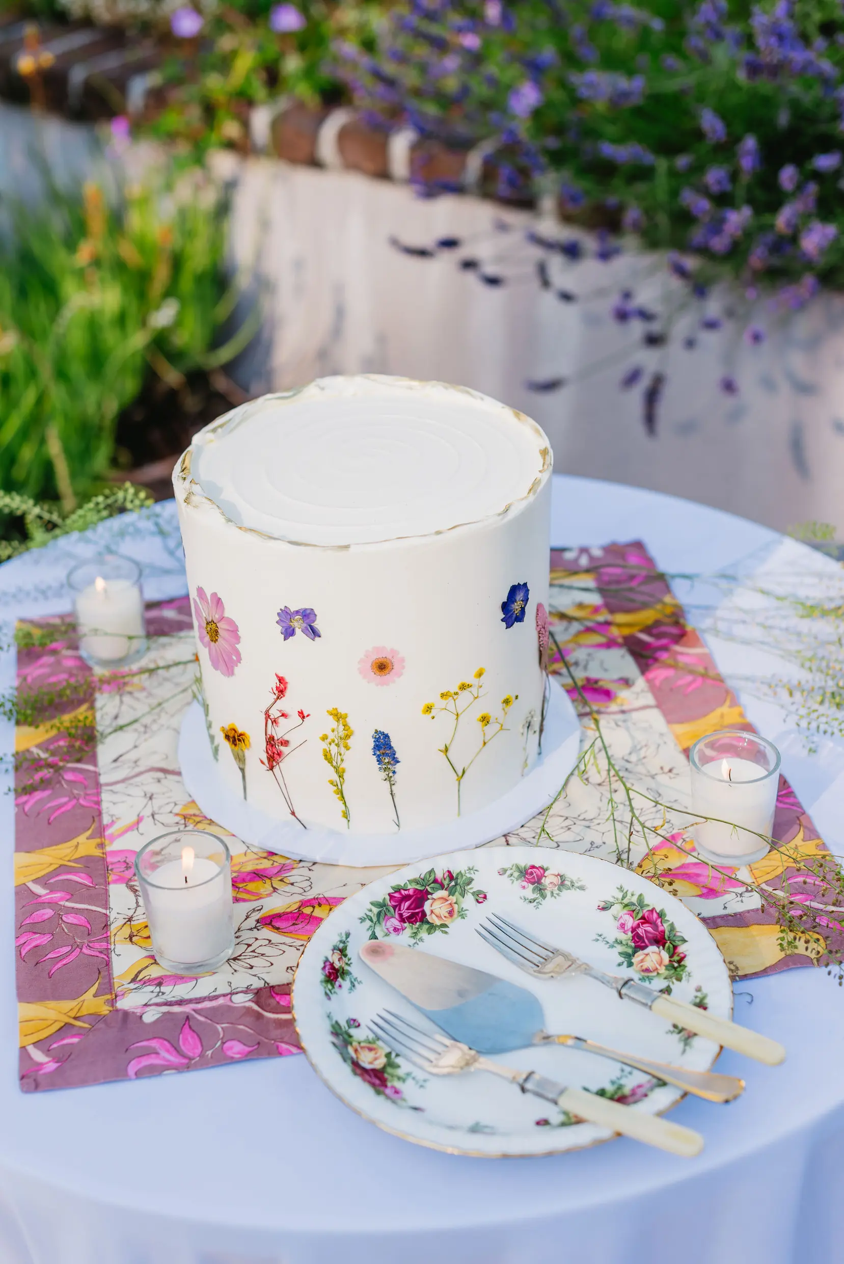 a quirky wedding cake at ridgefield