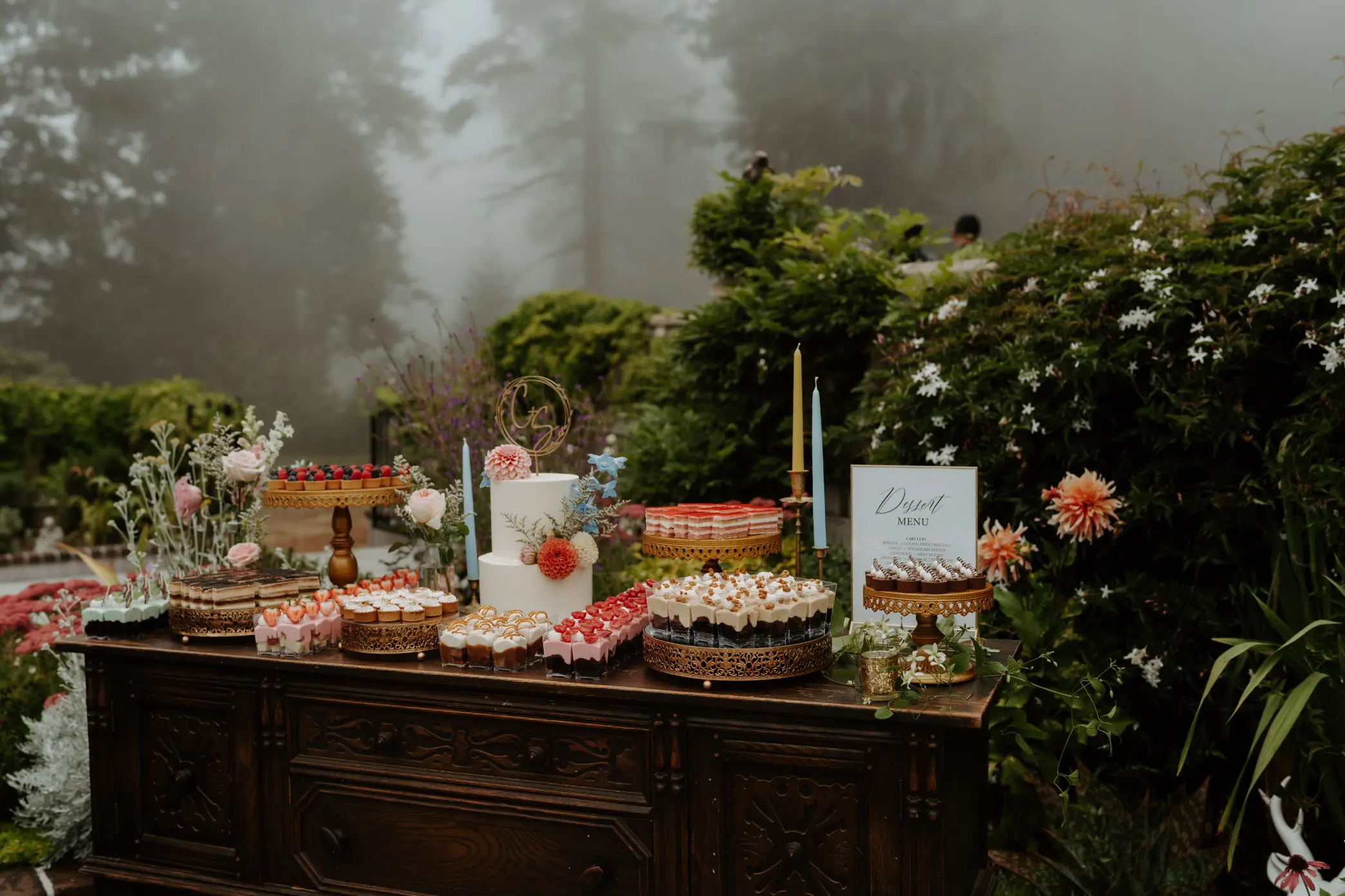 dessert table set up