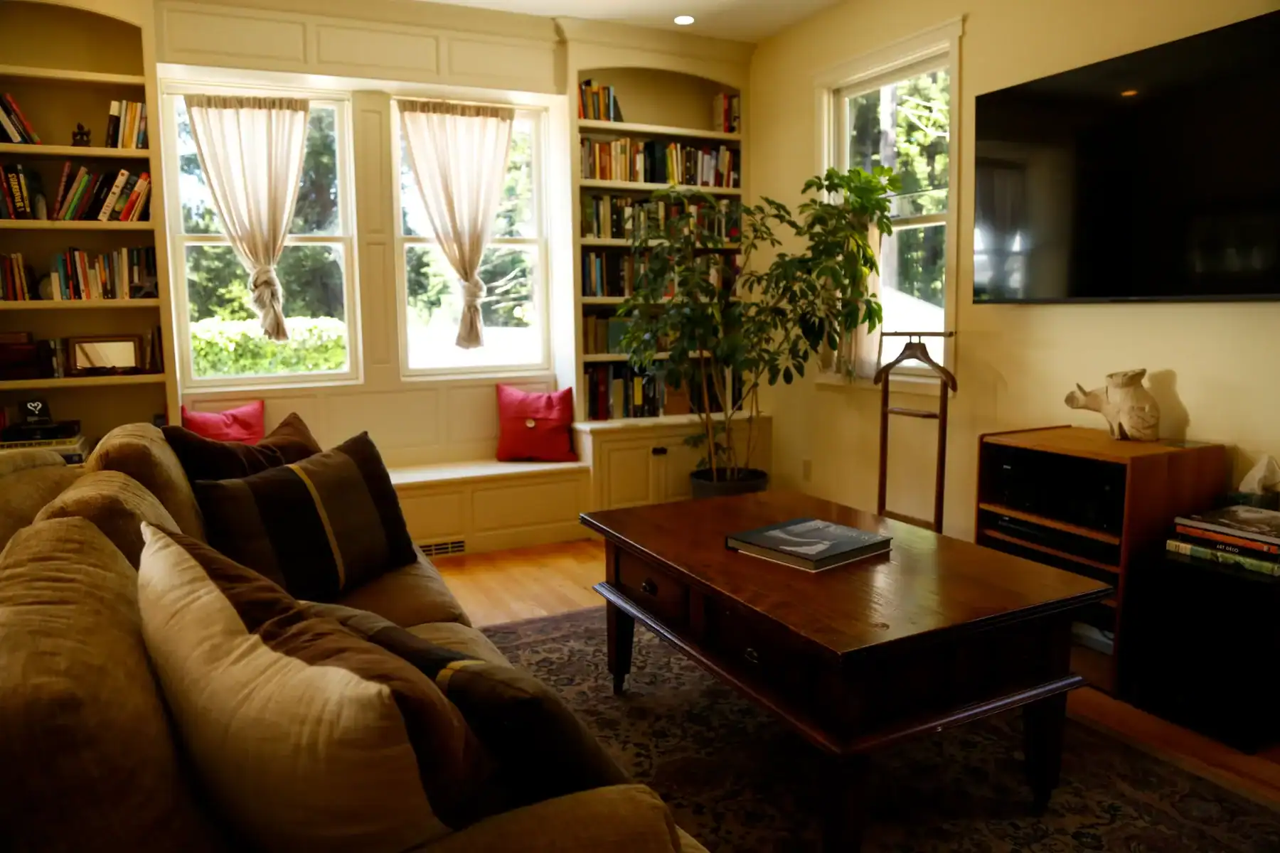 wild iris suite photos by delaney mayo